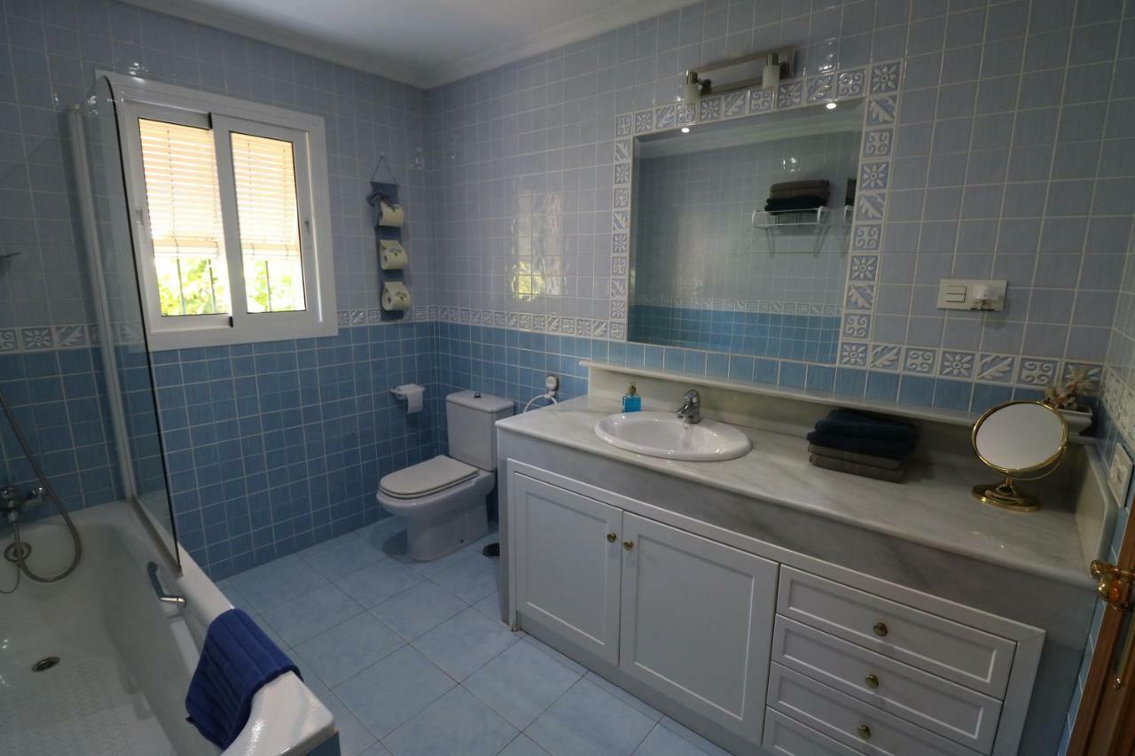 Gran Villa En Torremolinos Bagian luar foto